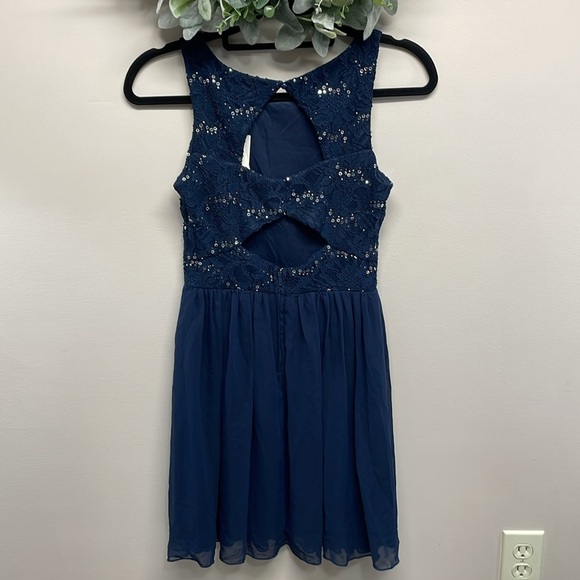 NWT Speechless Navy Cocktail Dress Lace Sequin Cutout Back Detail Chiffon 3 - Picture 4 of 16